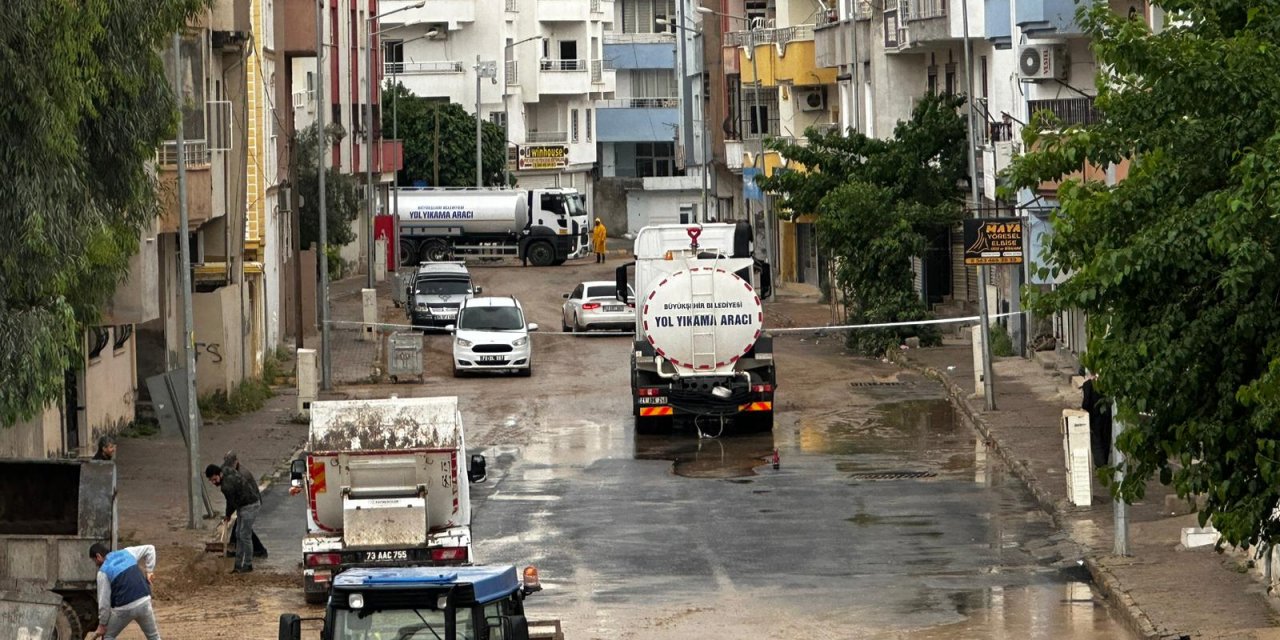 Cizre’de Sel sonrası Temizlik çalışmaları devam ediyor