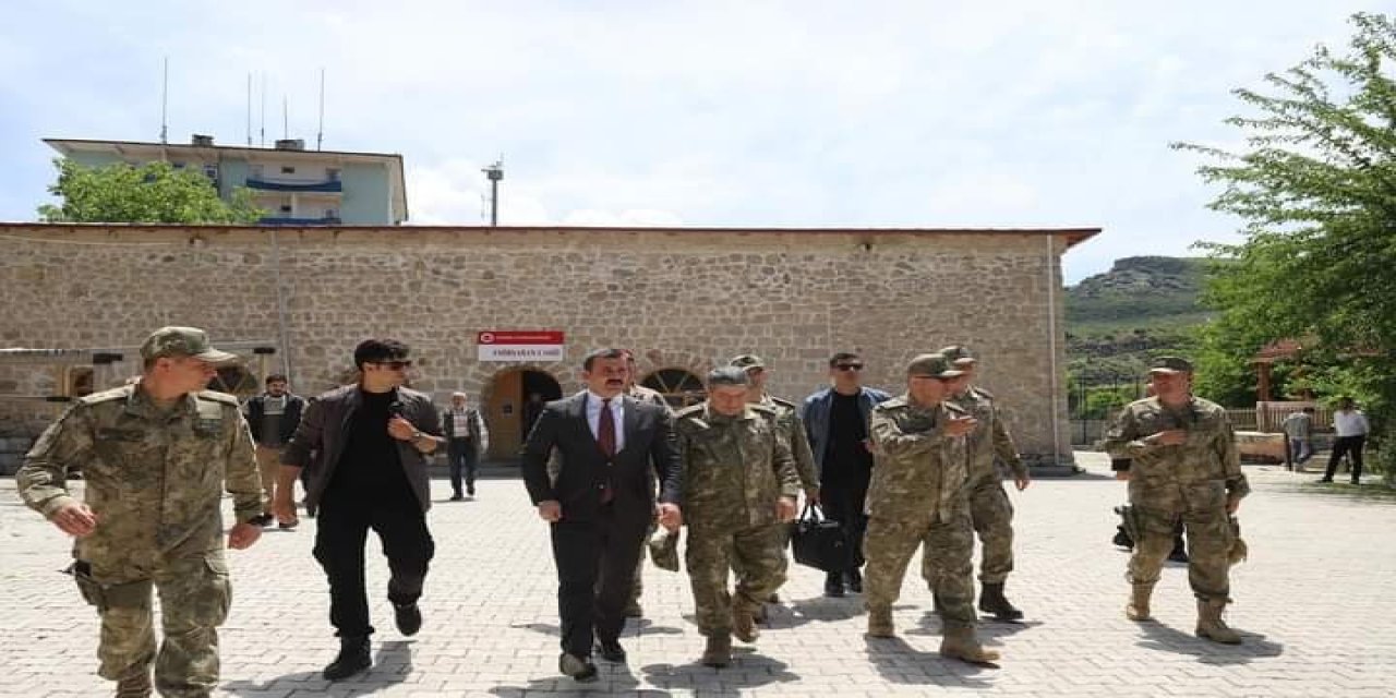 Orgeneral Bayraktaroğlu'nun Çukurca Ziyaretine Şırnak'taki Yüksek Rütbeli Yetkililer Eşlik Etti