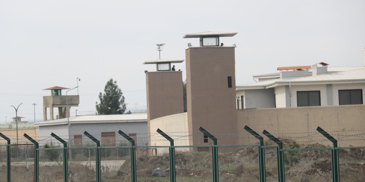 Diyarbakır cezaevinde zehirlenme olayı çok sayıda mahkum ve personel etkilendi