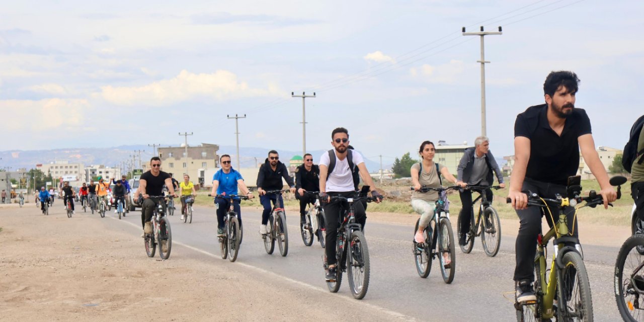 Şırnak İdil'de Gençlik Haftasını Pedal Çevirerek kutladılar