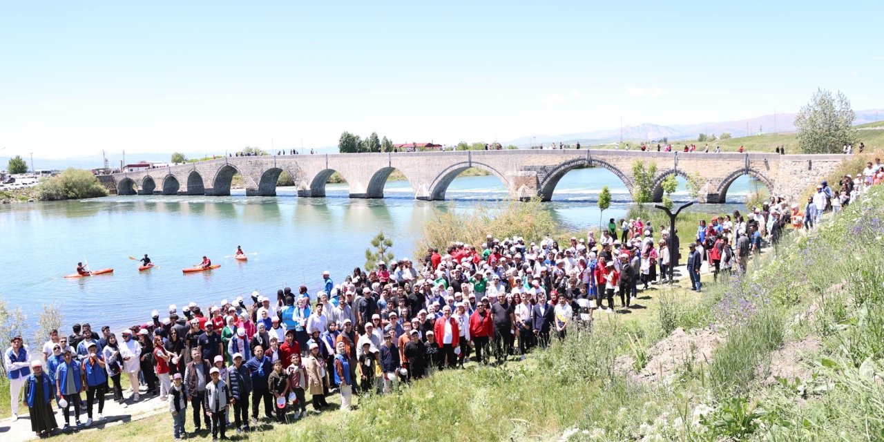 Gençlik yürüyüşüne 1071 genç katıldı