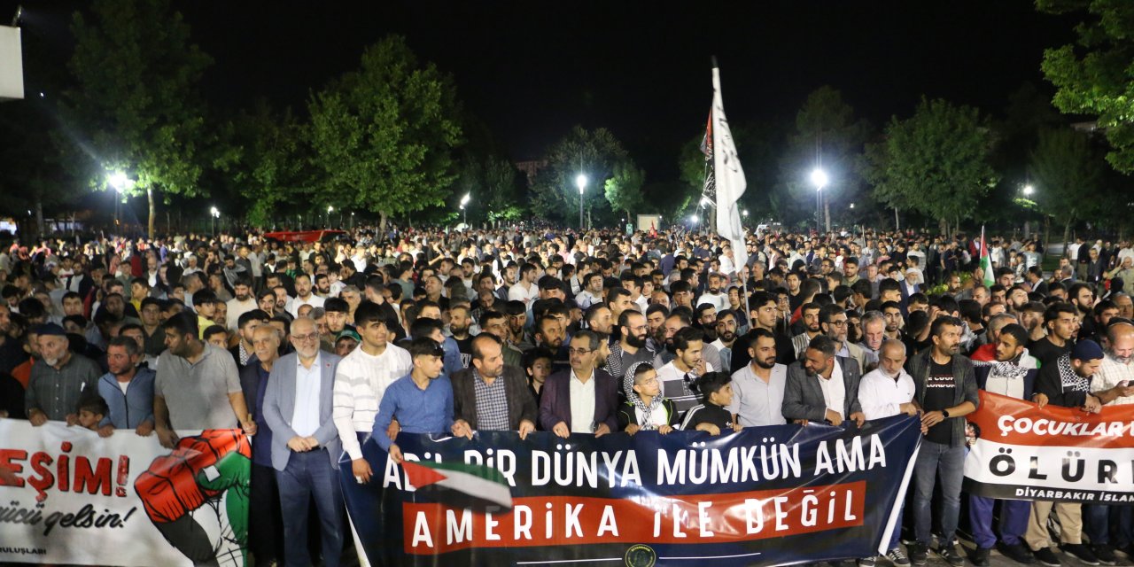 Refah’taki katliam Diyarbakır’da binlerce kişi tarafından protesto edildi