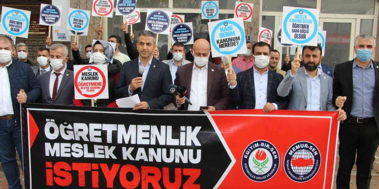 Şırnak'ta Eğitim Çalışanları Alanlarda: Eğitim Bir-Sen’den Davet