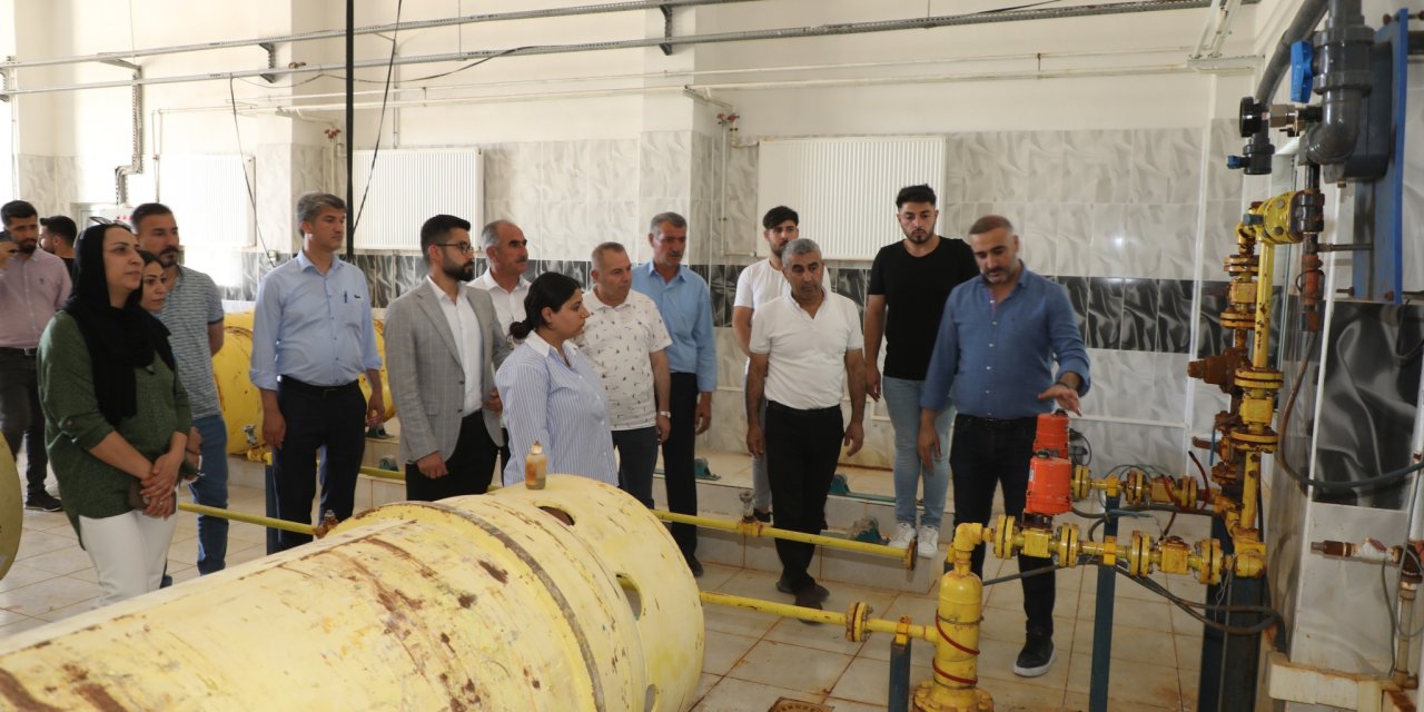 Cizre Belediye Başkanı Güler Yerbasan, Su kesintisi sorununa el attı. Arıtma tesisinde incelemede bulundu