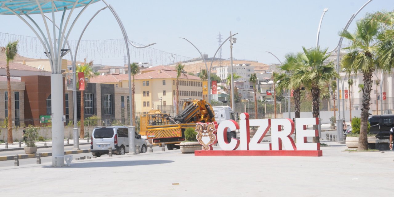 Cizre'de Termometreler 50 Dereceye Yaklaştı: Sokaklar Bomboş Kaldı