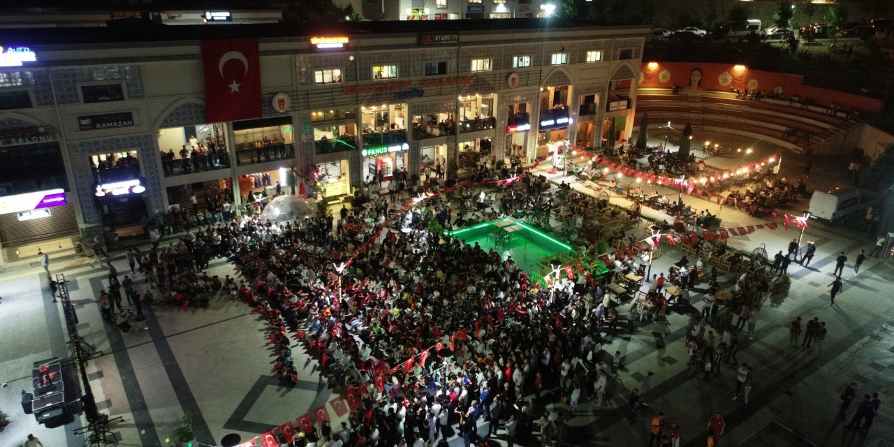 Şırnak, A Milli Futbol Takımı ile tek yürek oldu; Galibiyet coşkusu tavan yaptı