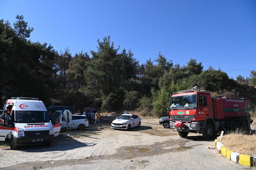 Kuşadası'ndaki orman yangını büyük ölçüde kontrol altına alındı