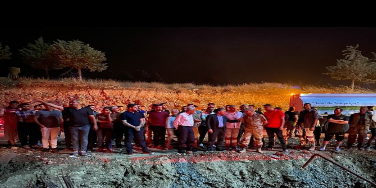 Vali Atay, Yangın Söndürme Çalışmalarını Yerinde Denetledi