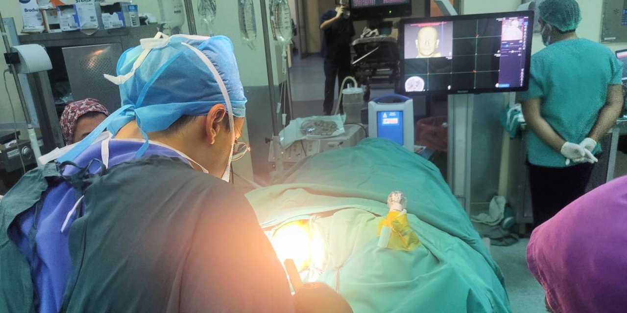Beyin tümörü ameliyatı Mardin Midyat'ta ilk defa yapıldı