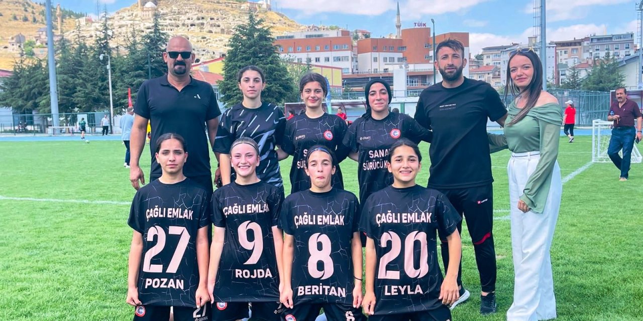 Cizreli Kızlar Sokak Futbolunda Türkiye 2.’si oldu