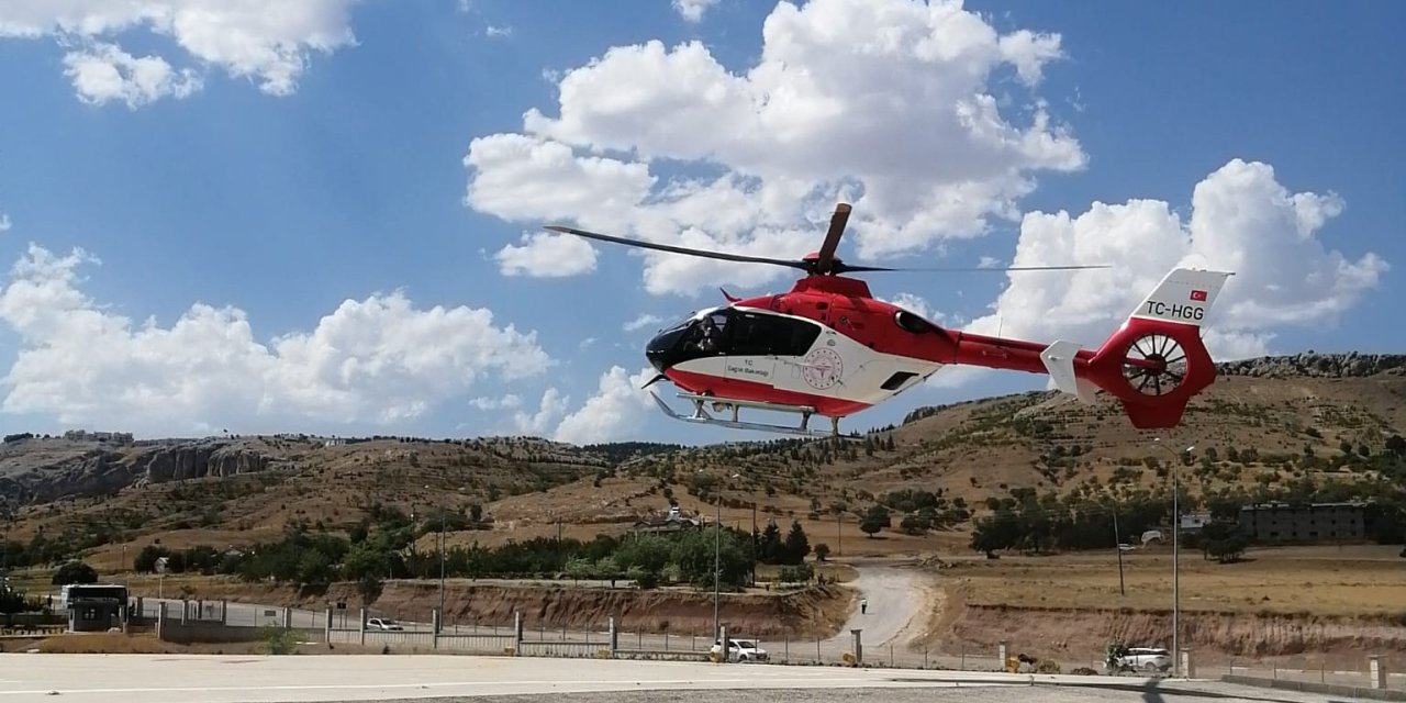 Şırnak'ta yılanın soktuğu çocuk, Elazığ'da tedavi altına alındı