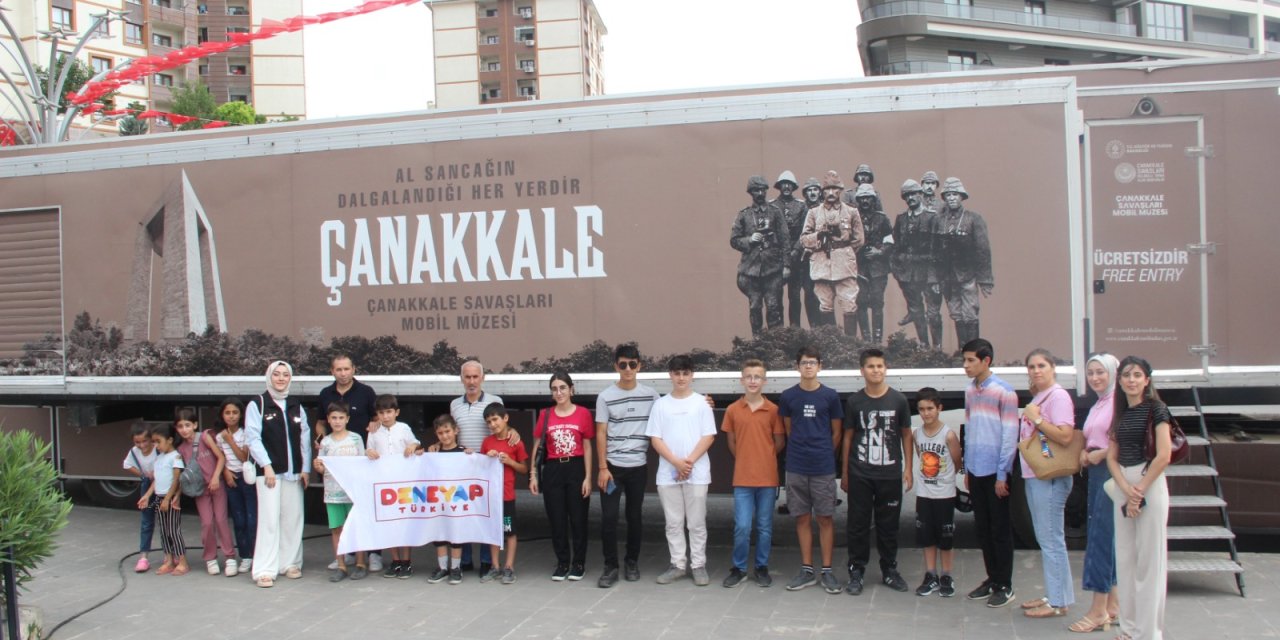 Şırnaklılar Çanakkale Savaşları Mobil Müzesini gezdi