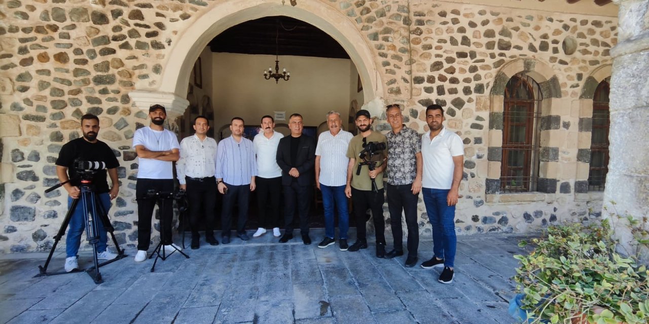 Cizre'nin Sevilen Dengbéj ve Yazarları Şiir ve Kültür Programında Buluştular