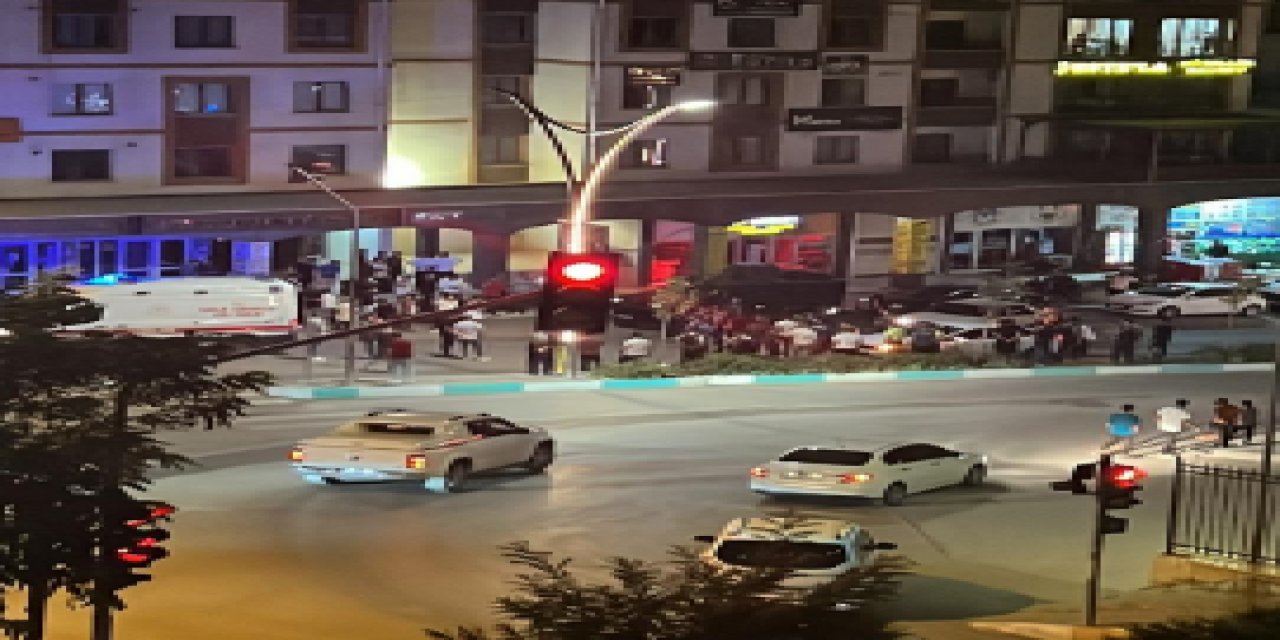 Şırnak'ta Yol Verme Tartışması Kavgaya Dönüştü: Sürücüler Tekme ve Yumruklarla Birbirine Saldırdı