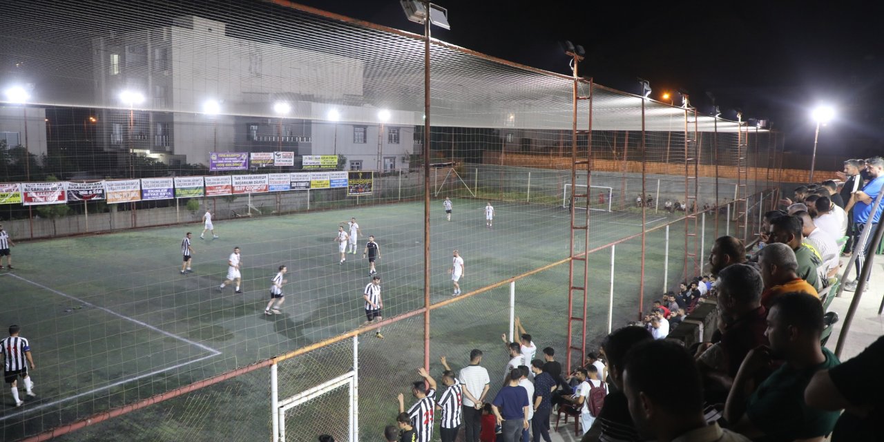 Cizre’de 2. Geleneksel Halı Saha Futbol Turnuvası başladı