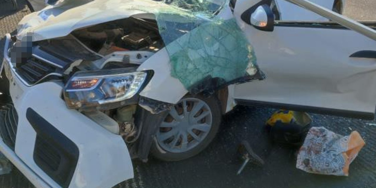 Gaziantep-Şanlıurfa otoyolunda  otomobil önündeki tıra çarptı: 1 ölü, 6 yaralı