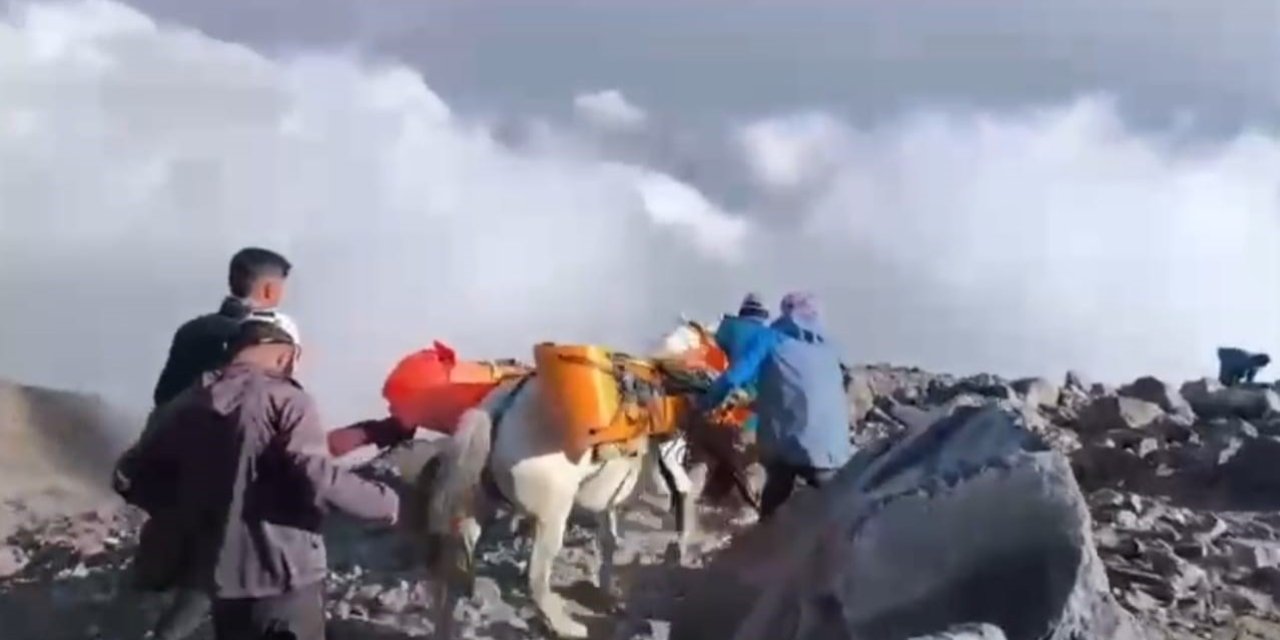 Ağrı Dağı'nda hayatını kaybeden dağcıların cenazlerine  5 gün sonra ulaşıldı