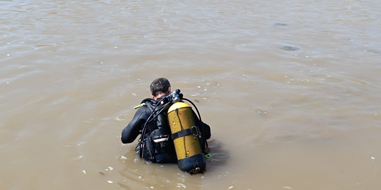 Dicle Nehri'ne giren çocuk, boğularak hayatını kaybetti