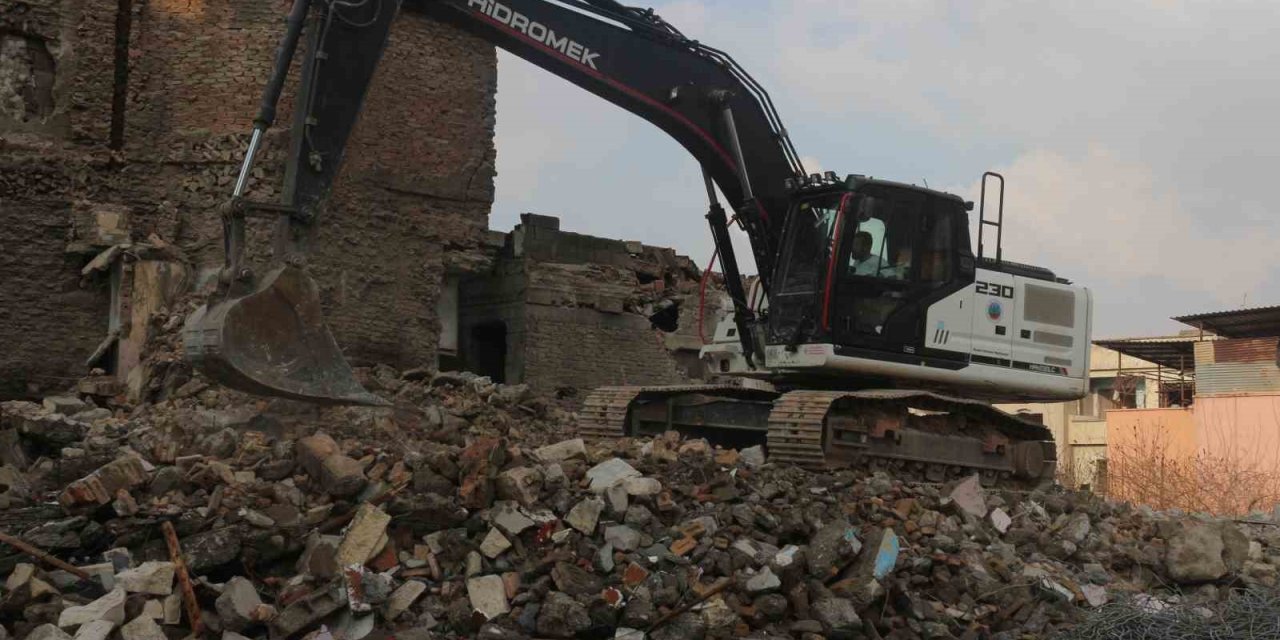 Siirt'te kentsel dönüşüm çalışmaları aralıksız devam ediyor