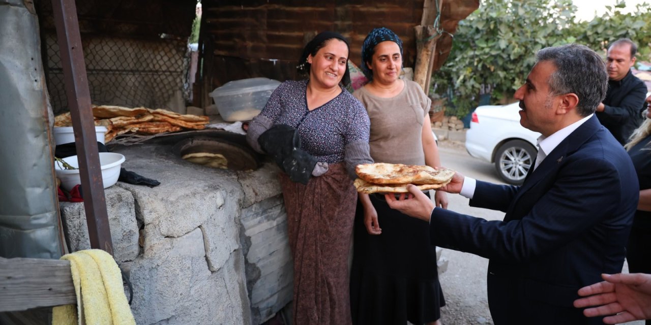 Şırnak Valisi Atay, Şırnaklı Kadınların tandır ekmeği ikramını geri çevirmedi