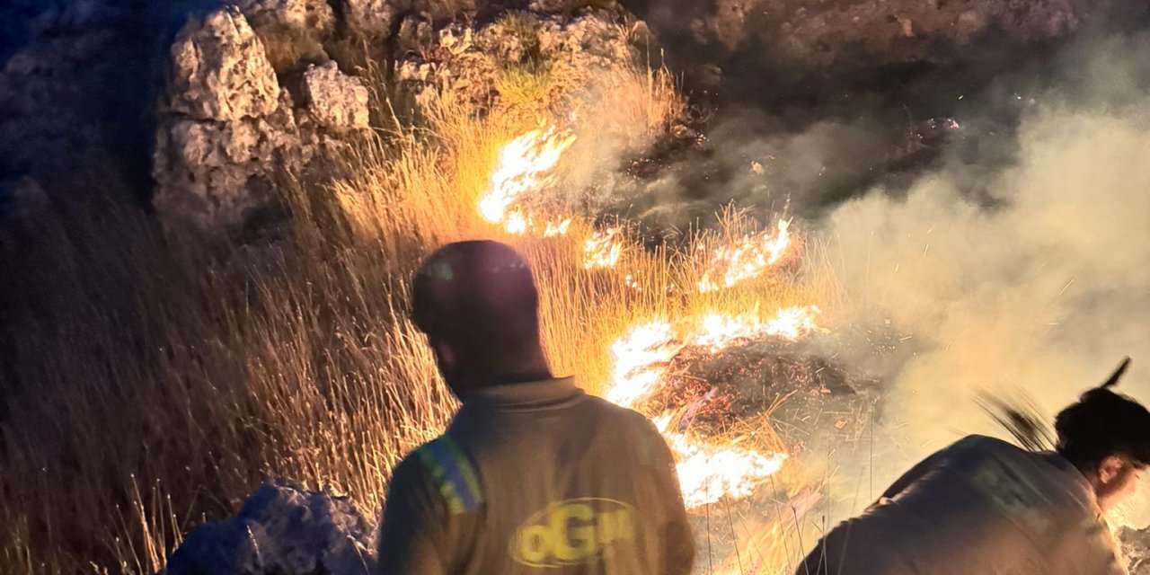 Şırnak Cudi Bölgesindeki Yangın, 5 Saatlik Zorlu Çalışma ile Kontrol Altına Alındı