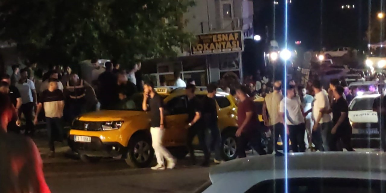 Şırnak'ta Yol Verme Tartışması Kavgaya Dönüştü: Polis Hava Ateşi Açtı ve Biber Gazı Kullandı