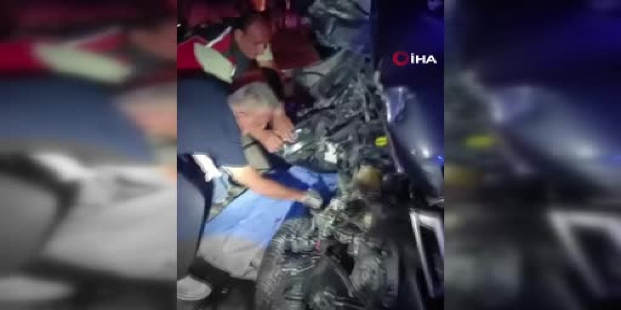 Mardin'de otomobil traktöre çarptı: 2 ölü, 3 yaralı