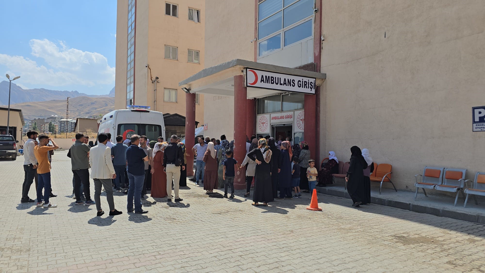 Hakkari'de Şelaleye giren  genç boğuldu