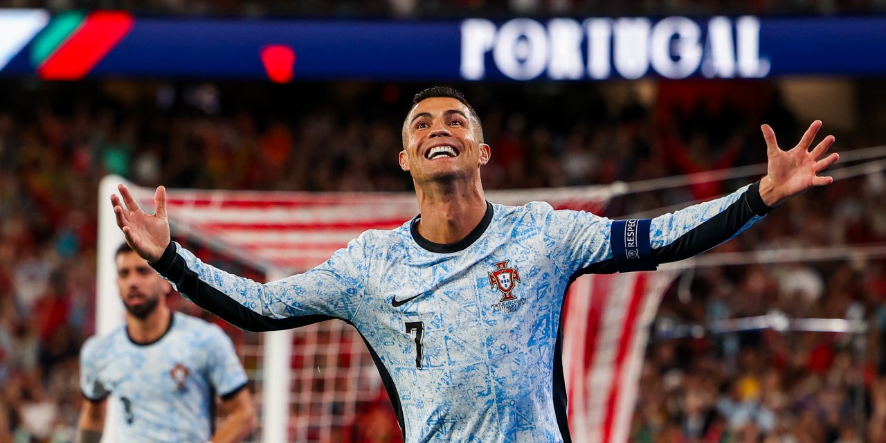 Cristiano Ronaldo, 900. golünü attı, futbol tarihine geçti