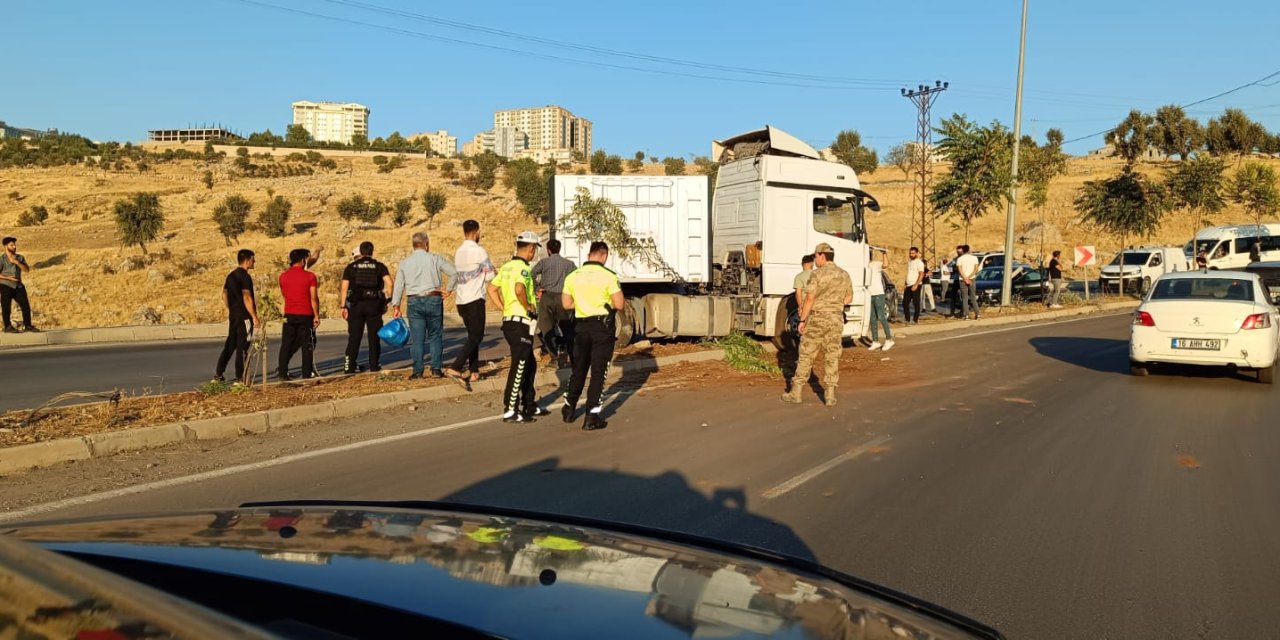 Şırnak’ta Maddi Hasarlı Tır Kazası