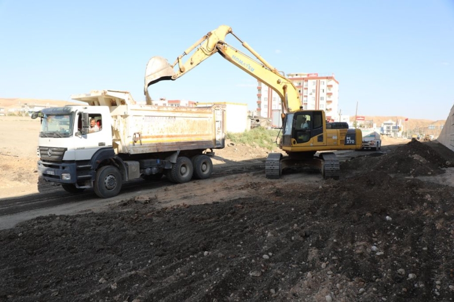 Cizre’deki Yol Yapım ve onarım Çalışmaları devam ediyor