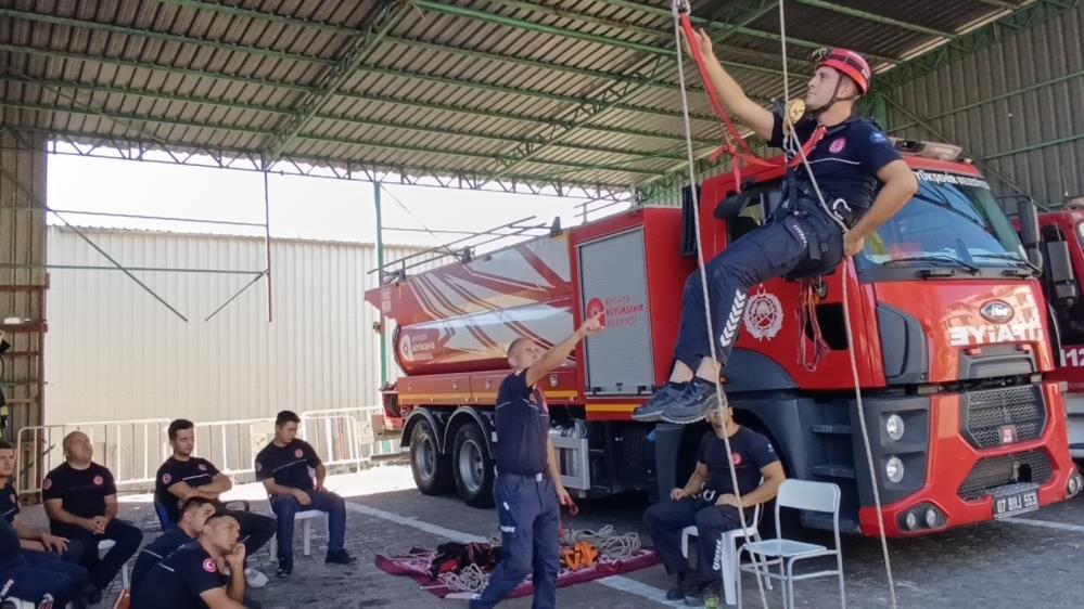 İtfaiye personeline ‘Yüksekte Güvenli Çalışma’ eğitimi verildi