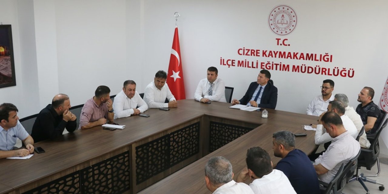 Cizre’de Ortaöğretim Okul Müdürleri Toplantısı