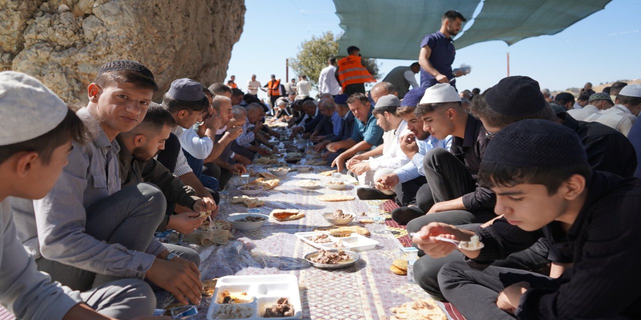 Şırnak’ta 300 Yıllık Mezarlık Ziyareti Geleneği Devam Ediyor