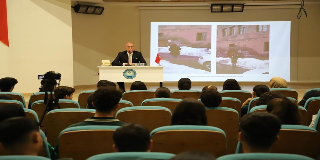 Cizre’de öğrencilere yönelik söyleşi Programı düzenlendi