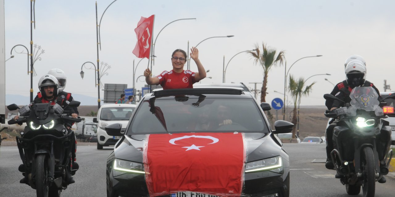 Cizre’de Şampiyon Sporcuya Şampiyon karşılama