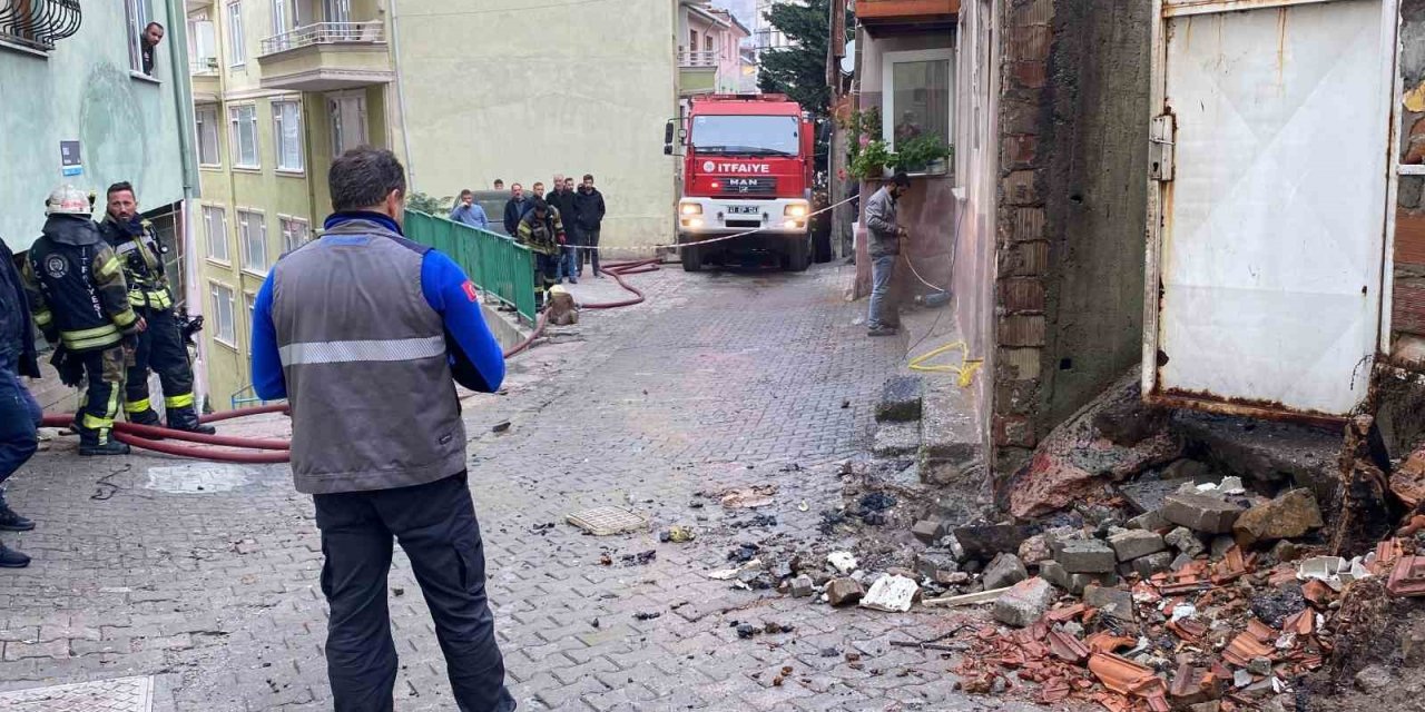 Kocaeli'nin İzmit ilçesinde doğal gaz borusu patladı