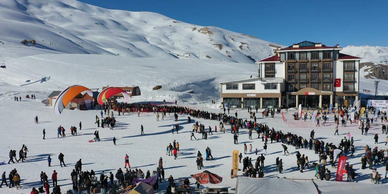 Şırnak ve Çevre İllerden 560 Genç Mergabütan Kayak Merkezi'nde Gençlik Kampı Yapacak