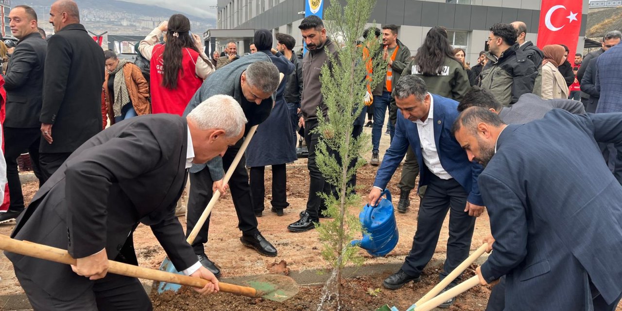 Sağlıkçılardan "Geleceğe Nefes İnsanlığa Nefes" kampanyasına destek