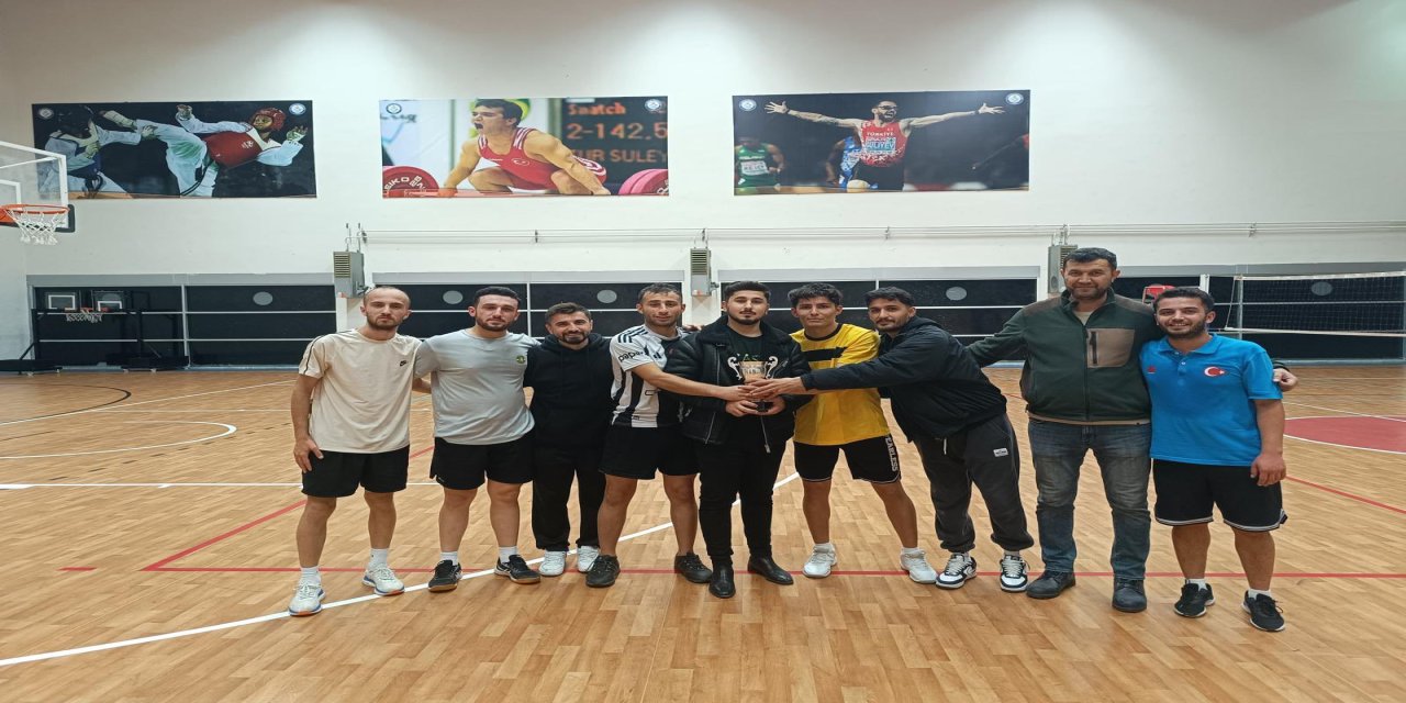 Şırnak Öğrenci Yurdu’nda Basketbol ve Voleybol Turnuvaları Sona Erdi