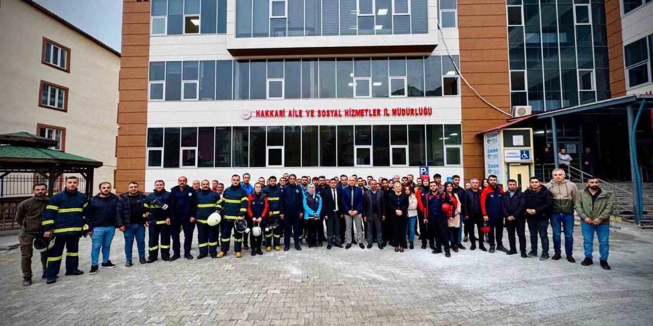 Hakkari’de gerçeği aratmayan deprem tatbikatı