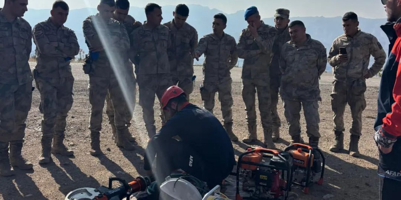 AFAD Şırnak’ta deprem gönüllülerine eğitim vermeye devam ediyor