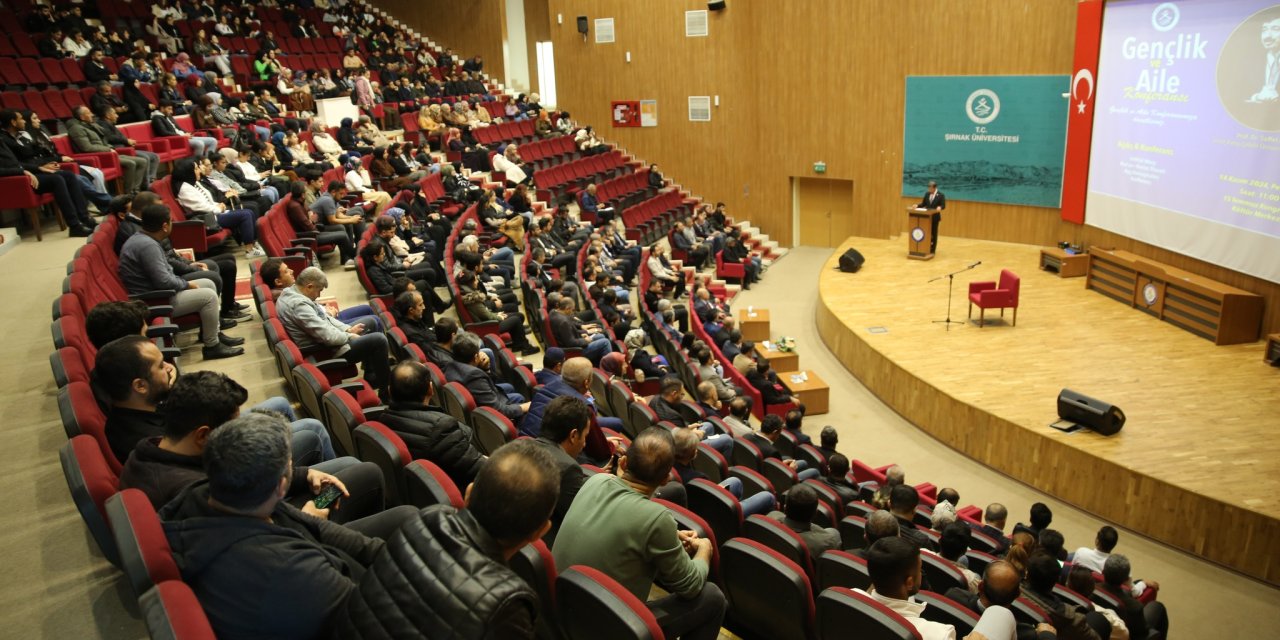 Şırnak Üniversitesi’nde “Gençlik ve Aile” Konferansı