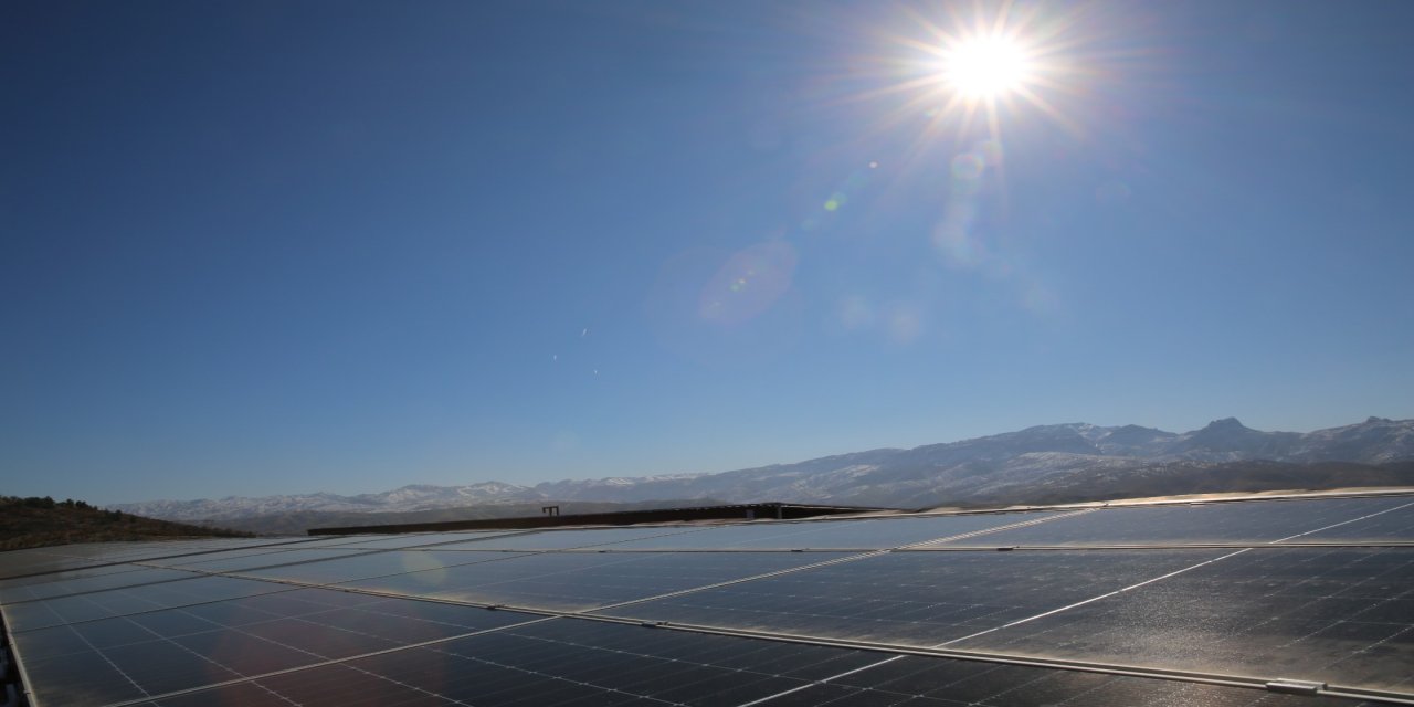 Şırnak Üniversitesi'nde Güneş Enerjisi Dönemi Başladı