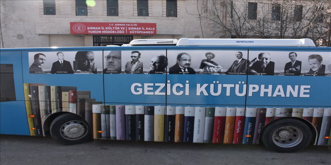 Şırnak'ta Gezici Kütüphane, 3 Bin Öğrenciye Kitap Ulaştırdı