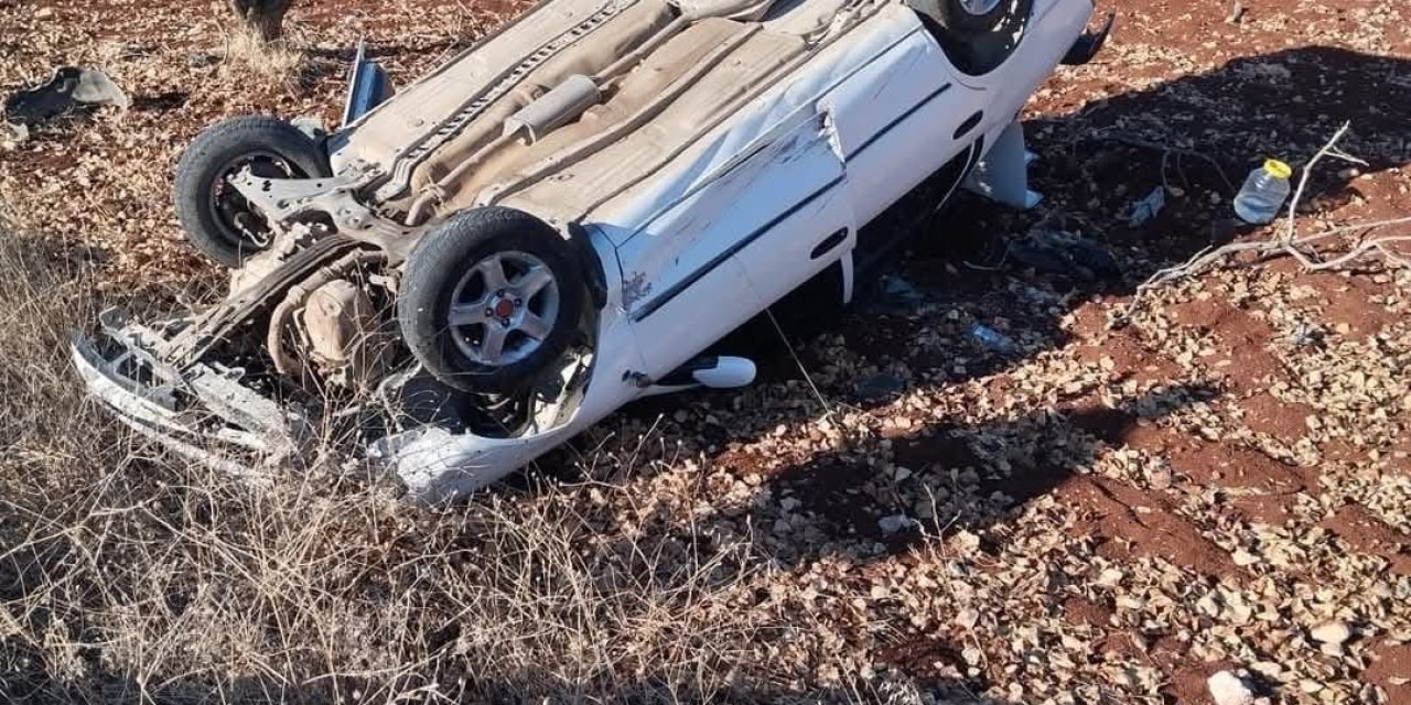 Sürücüsünün direksiyon başında uyuduğu otomobil takla attı;1 yaralı