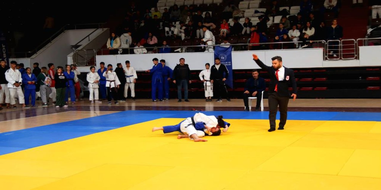 Elazığ'da judo müsabakaları tamamlandı