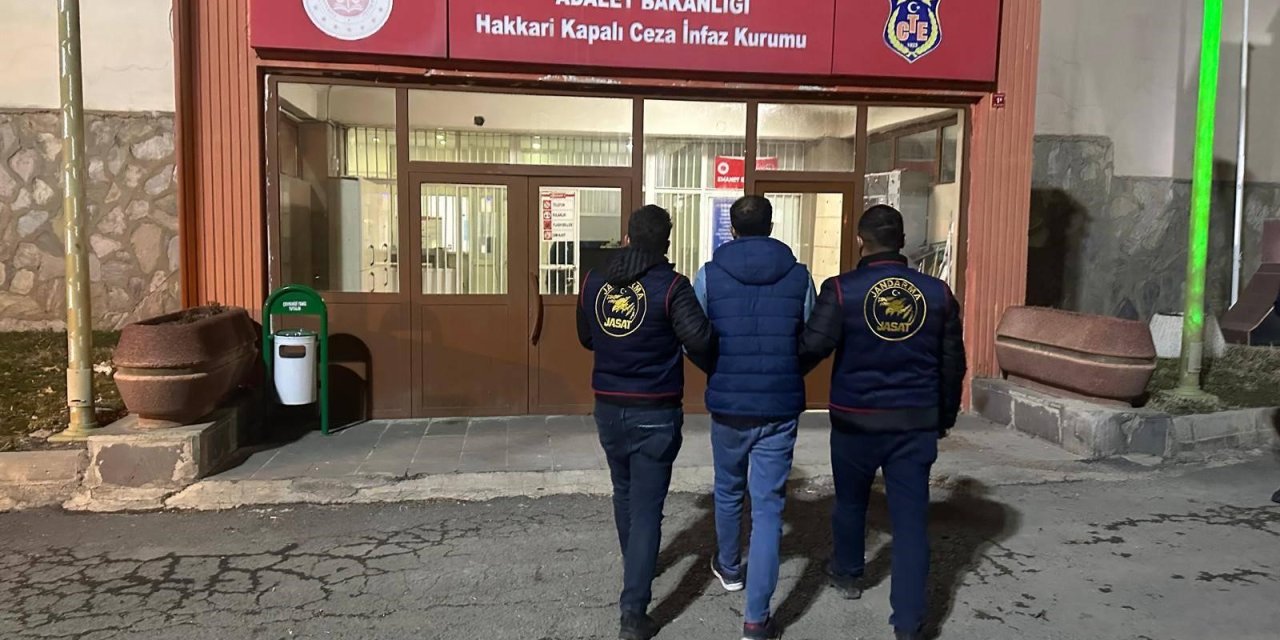 Hakkari'de aranan bin 445 kişi yakalandı