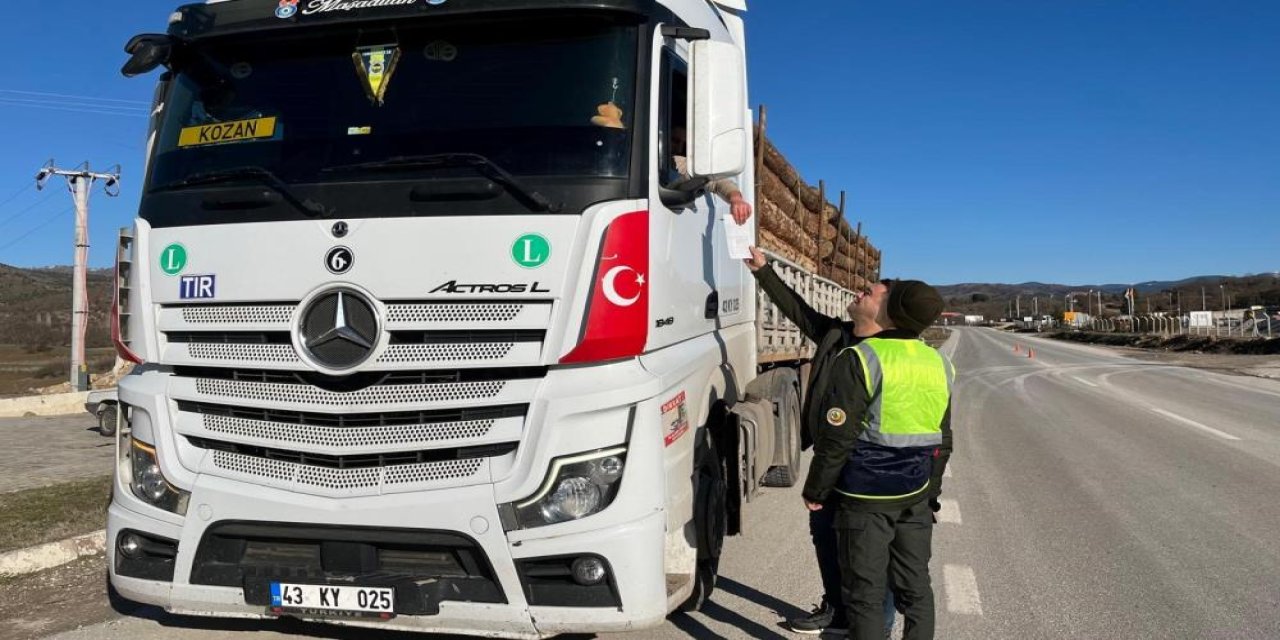 Kütahya’da orman emvali yüklü araçlar denetlendi