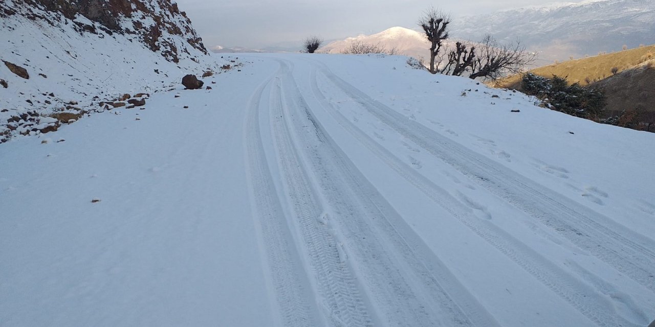 Siirt'te kapanan köy yolları ulaşıma açılıyor